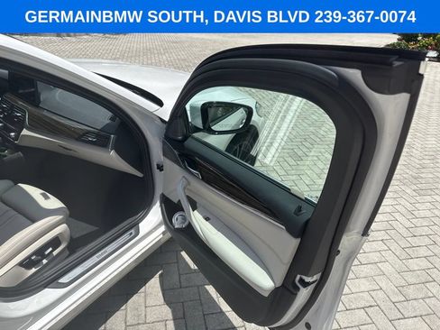 Used 2023 BMW 540i w/ Premium Package RWD image 20