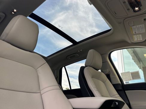 New 2025 Lincoln Aviator 2WD image 14