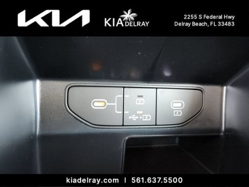 New 2026 Kia Sorento LX FWD image 21