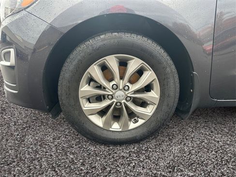 Used 2020 Kia Sedona LX image 10