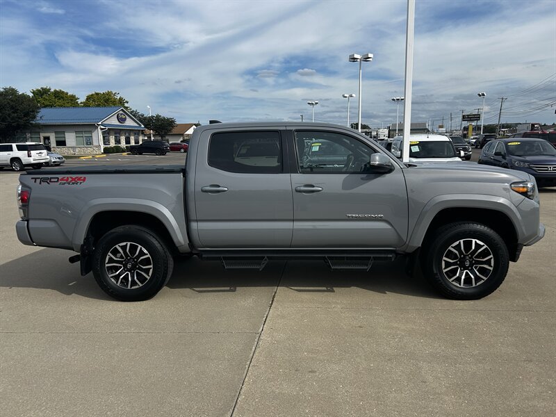 Used 2020 Toyota Tacoma TRD Sport w/ TRD Premium Sport Package AWD/4WD image 2