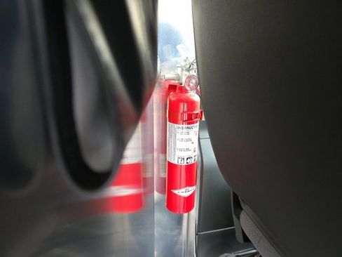 Used 2024 RAM ProMaster 3500 w/ Delivery Van Package image 17