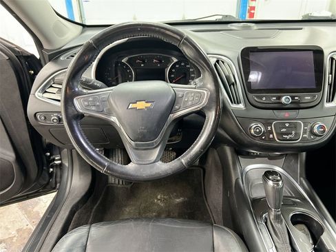 Used 2017 Chevrolet Malibu LT w/ Leather Package image 19