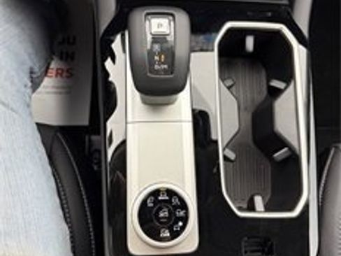 New 2026 Mitsubishi Outlander SE image 21