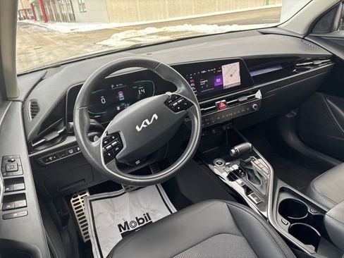 Used 2023 Kia Niro EX Touring image 28