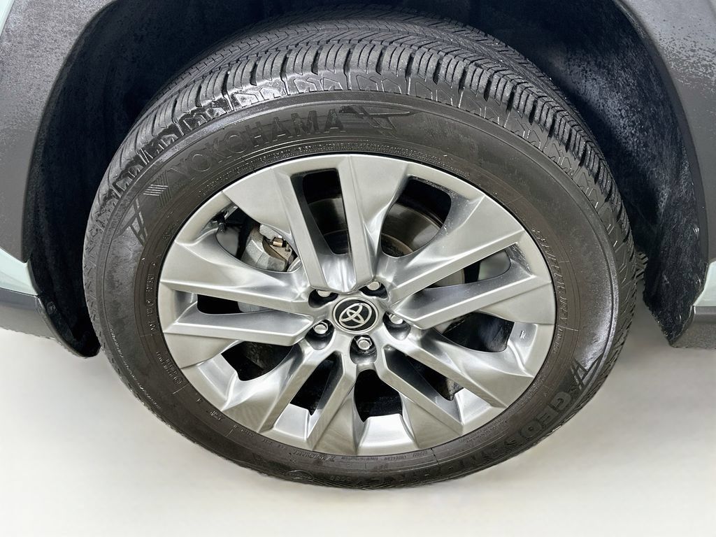 Used 2023 Toyota RAV4 XLE Premium FWD image 23