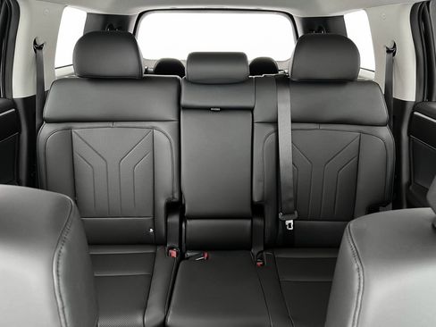 Certified 2025 Hyundai Santa Fe SEL image 16