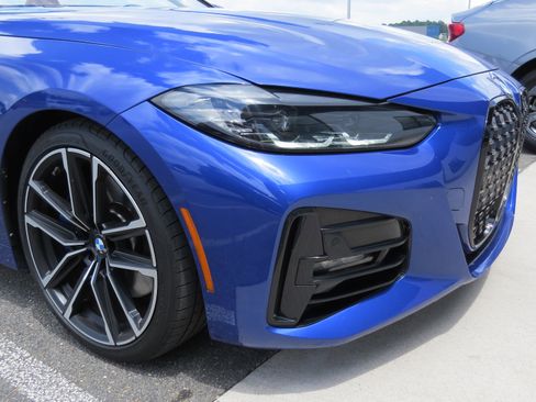 Used 2022 BMW 430i Convertible w/ M Sport Package image 10