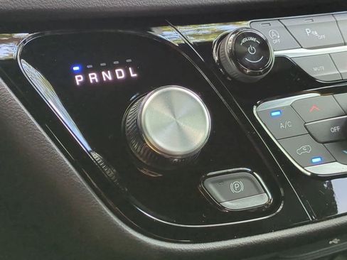 New 2026 Chrysler Voyager LX image 32