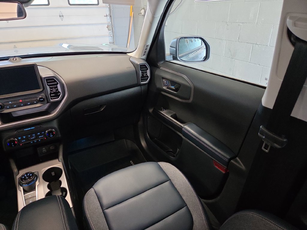 Used 2024 Ford Bronco Sport Outer Banks w/ Tech Package AWD/4WD image 14