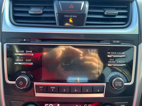 Used 2017 Nissan Altima 2.5 SV image 23