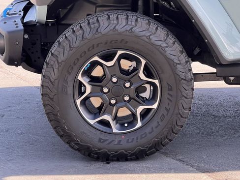Used 2023 Jeep Wrangler Unlimited Rubicon 4xe w/ Steel Bumper Group AWD/4WD image 13