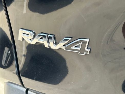 Used 2025 Toyota RAV4 XLE FWD image 12