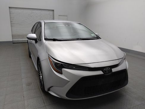 Used 2020 Toyota Corolla LE FWD image 14