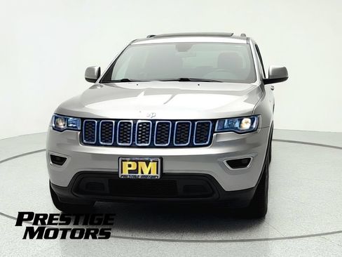 Used 2021 Jeep Grand Cherokee Laredo X AWD/4WD image 3
