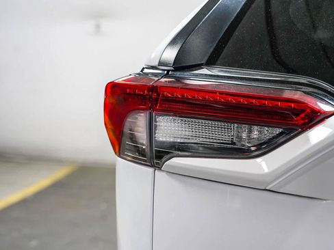 Certified 2022 Toyota RAV4 LE FWD image 12