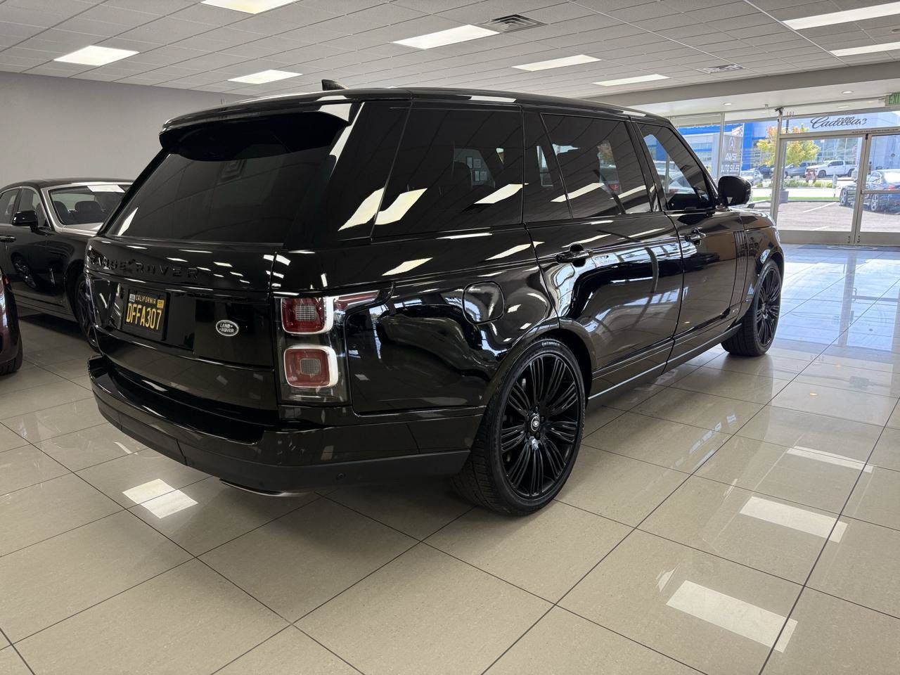 Used 2019 Land Rover Range Rover Long Wheelbase Supercharged AWD/4WD image 2