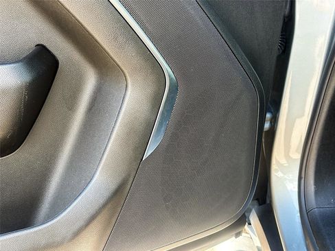 Used 2025 Chevrolet Suburban Z71 AWD/4WD image 19