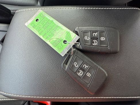 Used 2024 Volkswagen Tiguan Wolfsburg Edition image 39