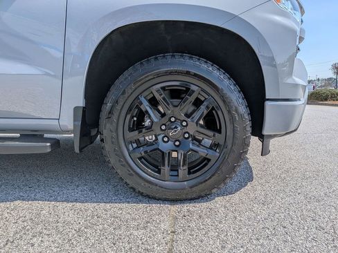 Used 2025 Chevrolet Silverado 1500 High Country w/ Z71 Off-Road Package image 11