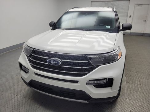 Used 2020 Ford Explorer XLT w/ Equipment Group 202A AWD/4WD image 15