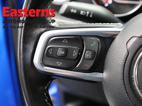 Used 2021 Jeep Gladiator Overland AWD/4WD image 13