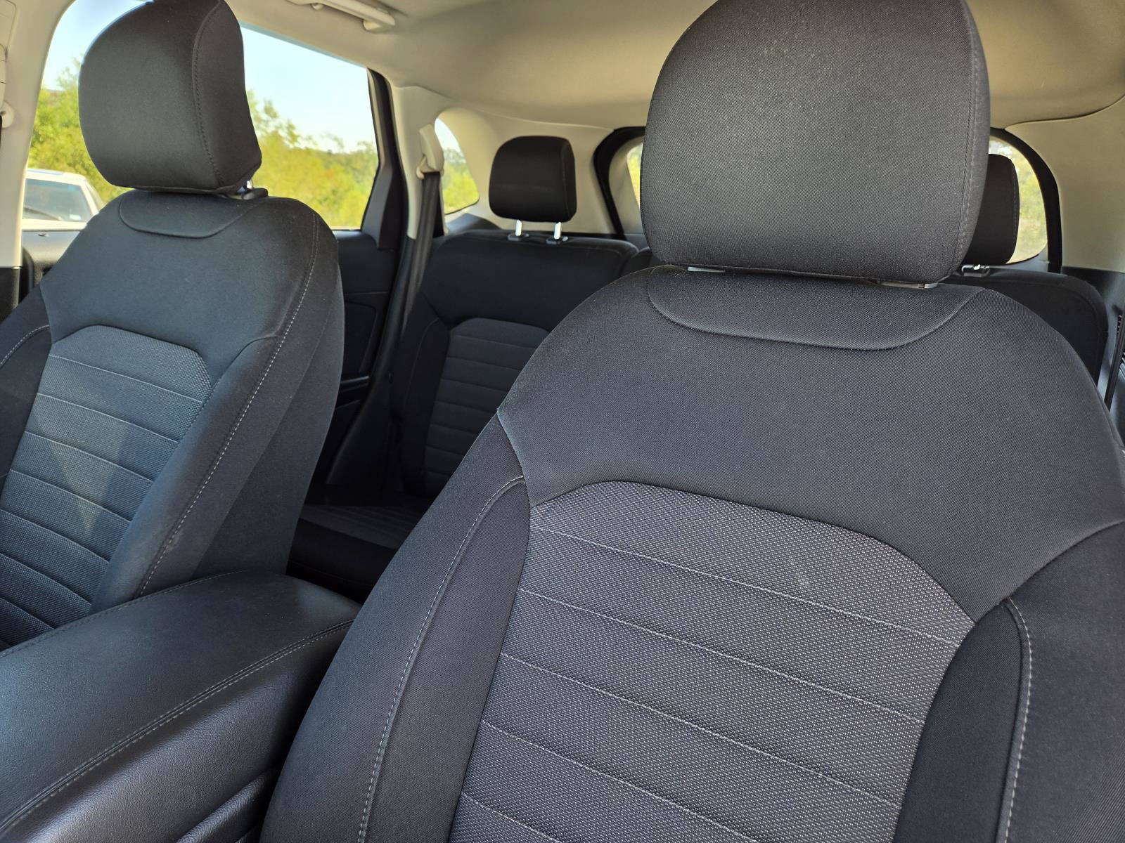 Used 2018 Ford Edge SE FWD image 25