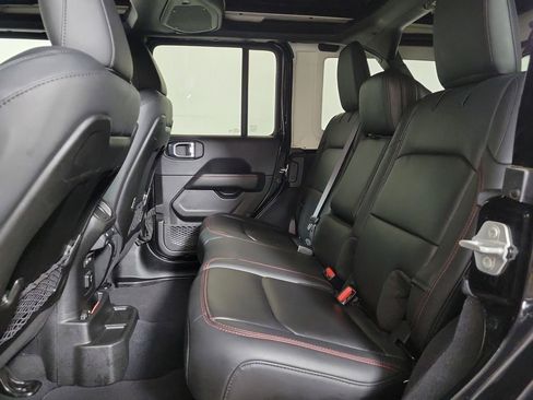 Used 2025 Jeep Wrangler Unlimited Rubicon AWD/4WD image 23