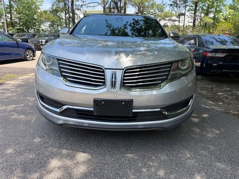 Used 2016 Lincoln MKX Reserve w/ Climate Package FWD image 2
