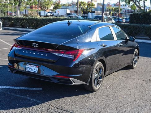 Certified 2023 Hyundai Elantra SEL image 2
