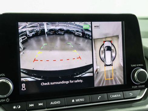 Used 2025 Nissan Rogue SV AWD/4WD image 23