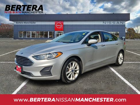 Used 2019 Ford Fusion SE FWD image 1