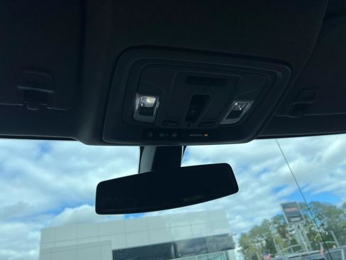 Used 2021 GMC Sierra 1500 SLT w/ SLT Premium Package image 19