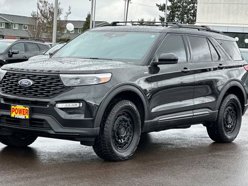 Used 2023 Ford Explorer ST-Line w/ Class IV Trailer Tow Package image 8