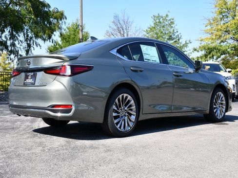 New 2025 Lexus ES 300h w/ Luxury Package image 7