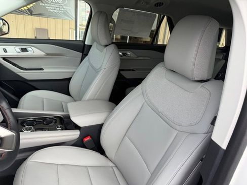 New 2026 Ford Explorer Active w/ Active Comfort Package image 12