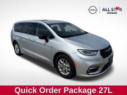 Used 2024 Chrysler Pacifica Touring-L