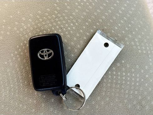 Used 2012 Toyota Prius V Two FWD image 33