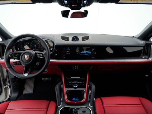 New 2026 Porsche Cayenne Coupe image 19