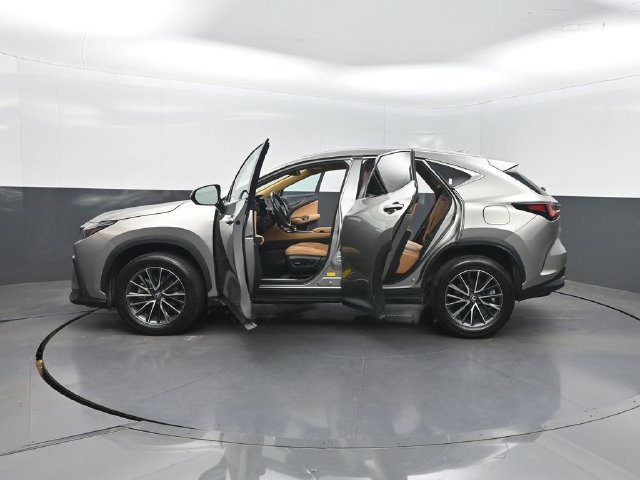 Used 2025 Lexus NX 250 FWD w/ Accessory Package (Z1) image 40