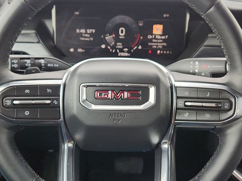 Used 2025 GMC Acadia Elevation image 11