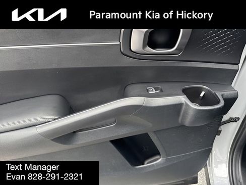 Used 2025 Kia Sorento S w/ Panoramic Sunroof Package image 15