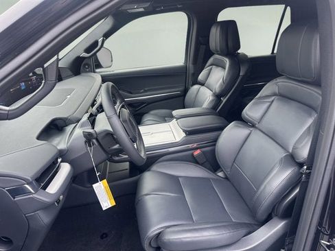 New 2026 Lincoln Navigator Reserve w/ Jet Appearance Package AWD/4WD image 9
