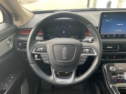 Used 2023 Lincoln Nautilus Reserve w/ Equipment Group 202A image 8