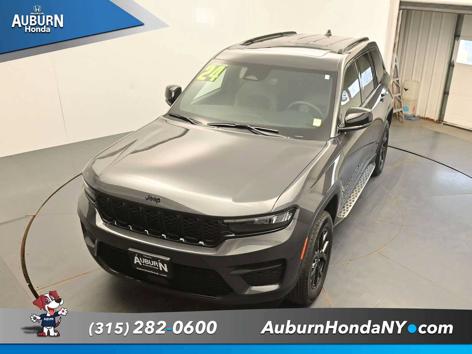 Used 2024 Jeep Grand Cherokee Altitude AWD/4WD image 28