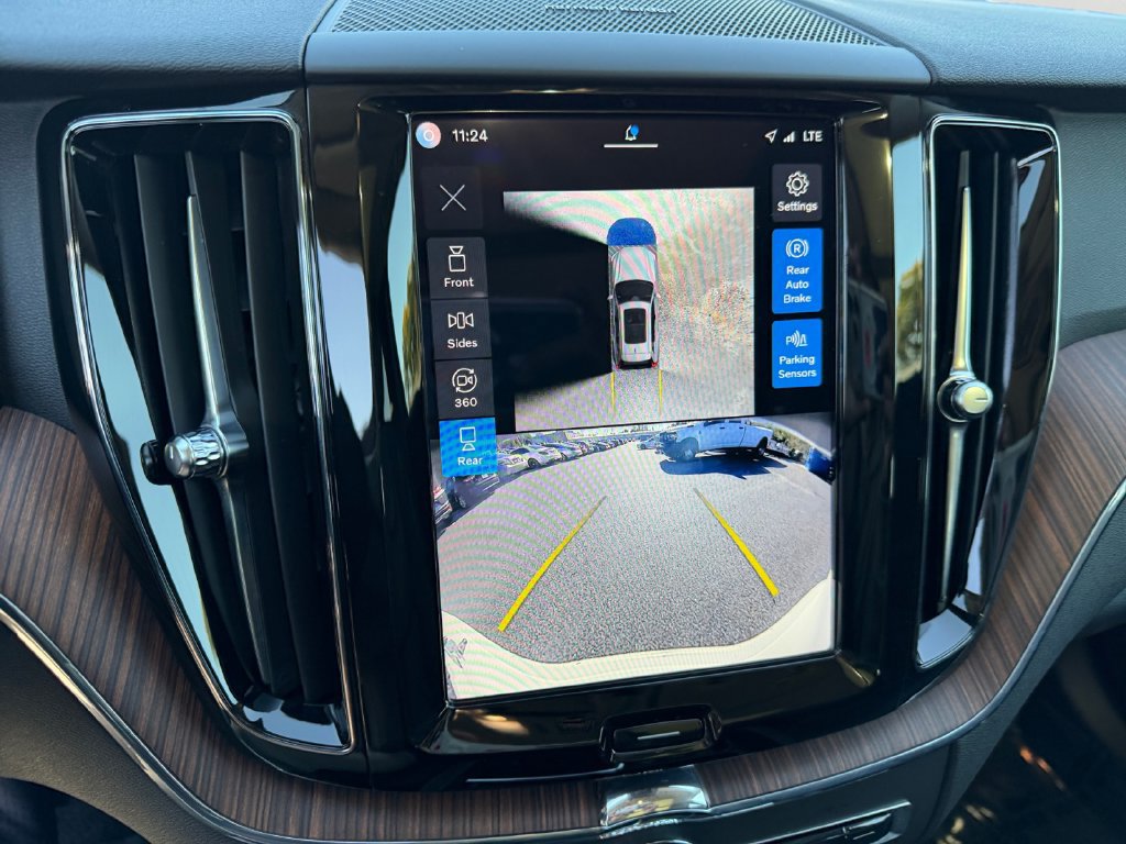 Certified 2024 Volvo XC60 B5 Plus w/ Climate Package AWD/4WD image 22