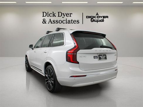 New 2026 Volvo XC90 B5 Ultra w/ Protection Package Premier image 9