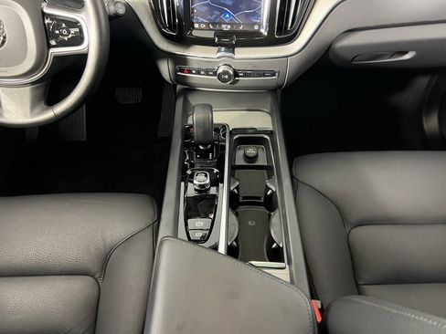 Used 2025 Volvo XC60 B5 Plus image 16