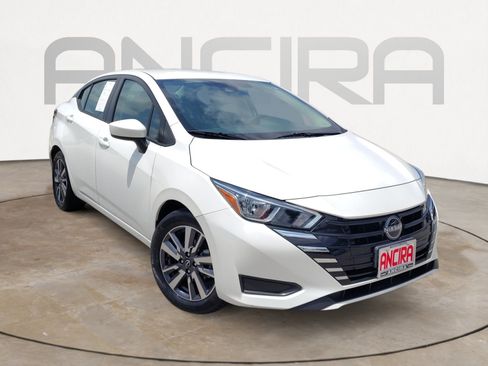 Used 2024 Nissan Versa SV FWD image 4