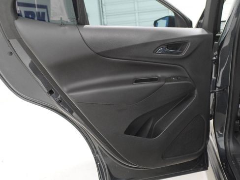 Used 2022 Chevrolet Equinox LT FWD image 32